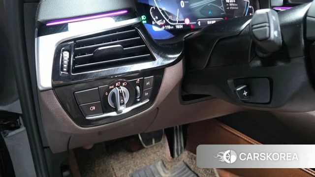 BMW 5 Series (G30) id 4303439 из Кореи 11