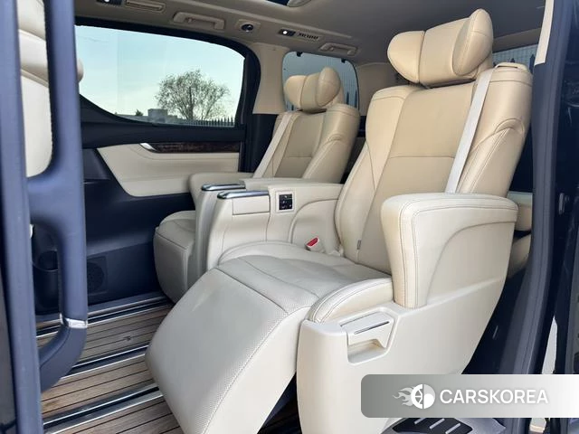 Toyota Elfa id 4272871 из Китая 11