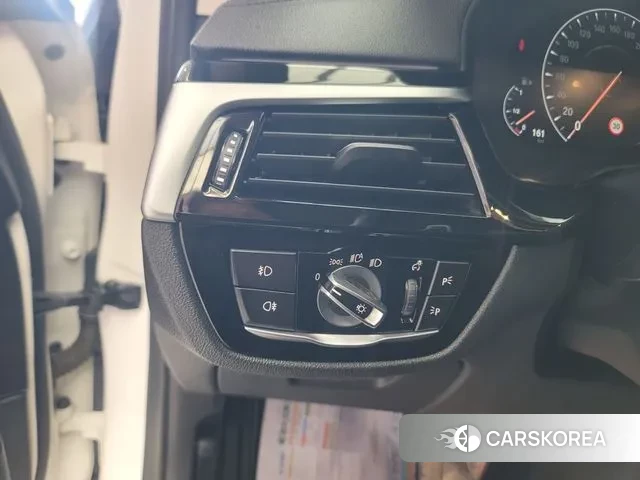 BMW 5 Series (G30) id 2995265 из Кореи 11