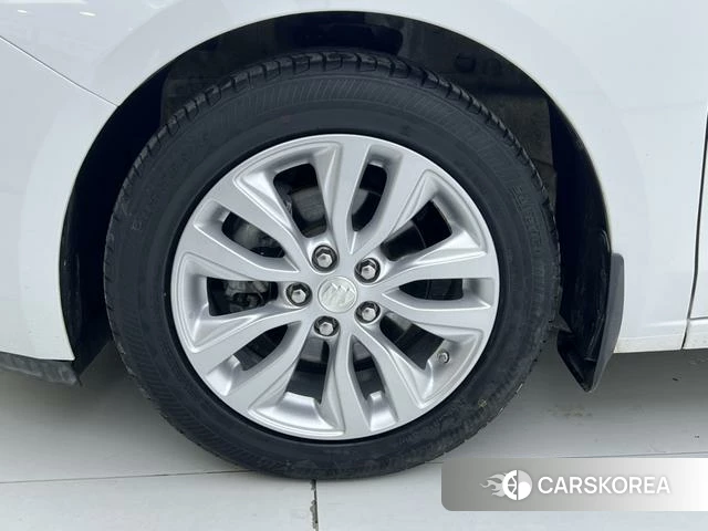 Buick Yinglang id 3957763 из Китая 11