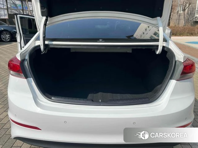 Hyundai Avante AD id 3834828 из Кореи 11