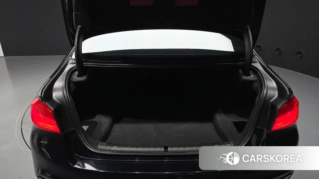 BMW 5 Series (G30) id 3055799 из Кореи 11