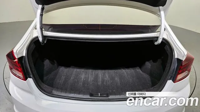 Hyundai The New Avante AD id 2325000 из Кореи 11