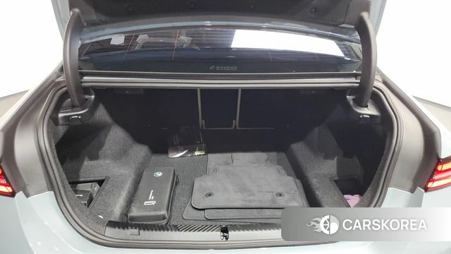 BMW 5 Series (G60) id 3837878 из Кореи 11