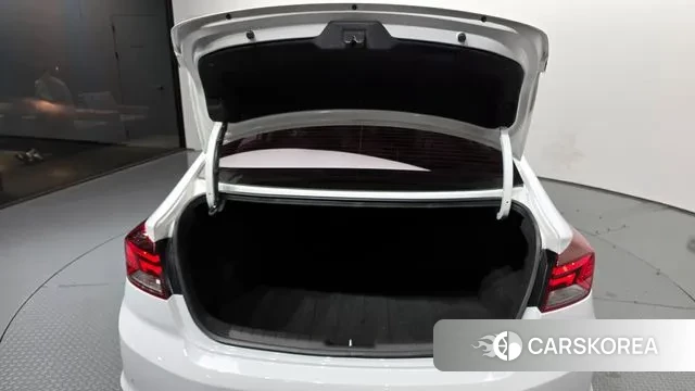 Hyundai The New Avante AD id 2995537 из Кореи 11