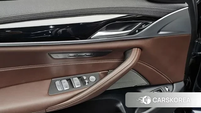 BMW 5 Series (G30) id 3551404 из Кореи 11