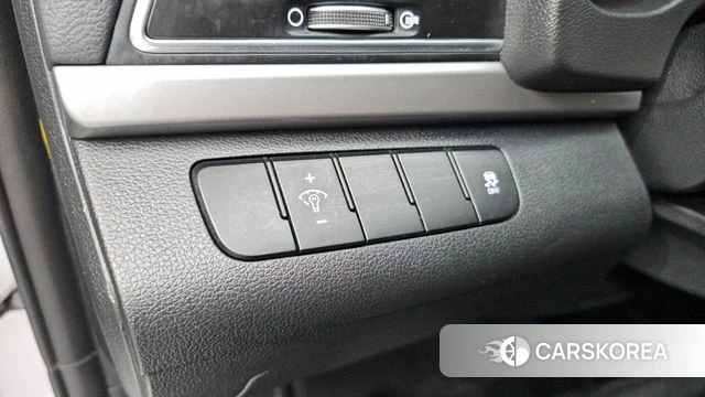 Hyundai Avante AD id 3894329 из Кореи 11