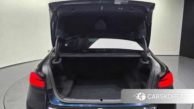 BMW 5 Series (G30) id 3941734 из Кореи 11