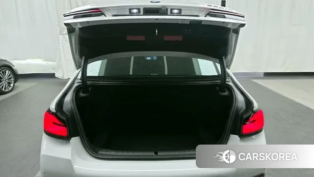 BMW 5 Series (G30) id 3410811 из Кореи 11