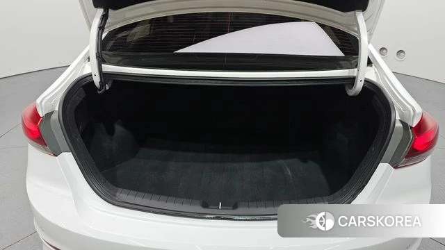 Hyundai Avante AD id 3943108 из Кореи 11