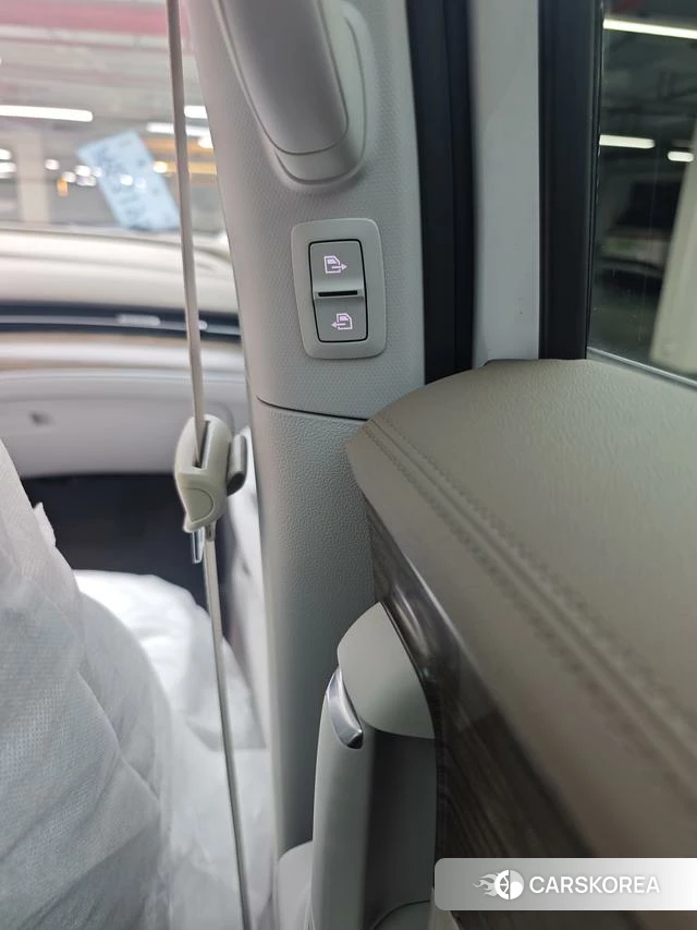 Roewe iMAX8 EV id 4206985 из Китая 11