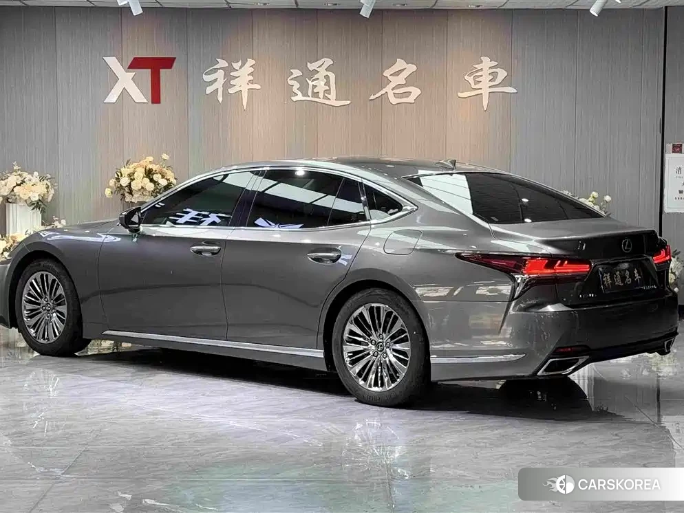 Lexus LS id 4654548 из Китая 11