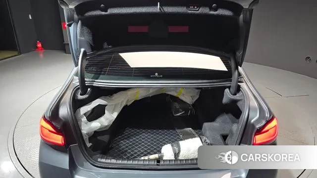 BMW 5 Series (G30) id 3389290 из Кореи 11