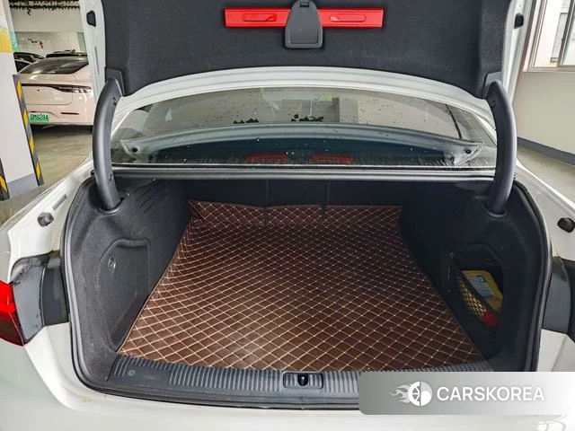 Audi A4L id 4348939 из Китая 11