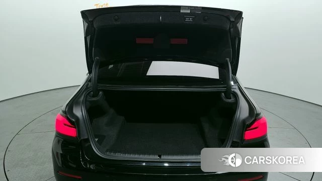 BMW 5 Series (G30) id 3941934 из Кореи 11