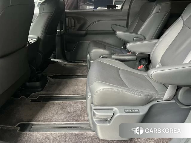 Toyota Saina id 4279038 из Китая 11