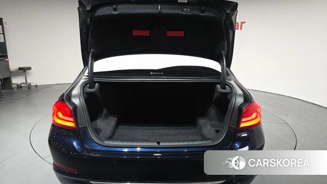 BMW 5 Series (G30) id 3879396 из Кореи 11