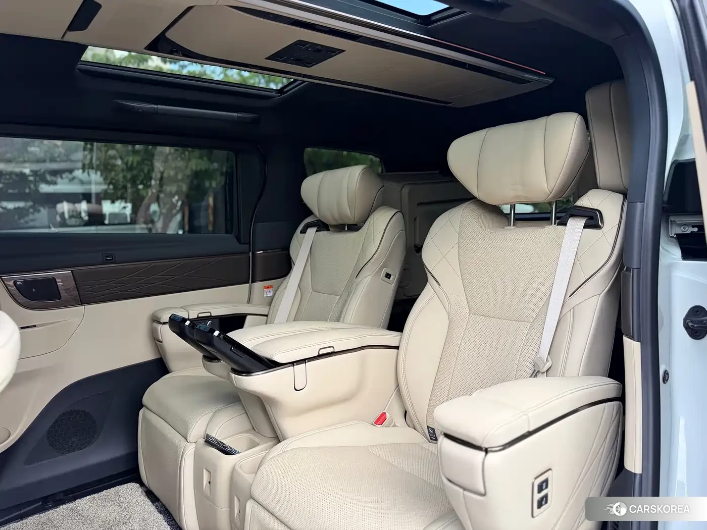Toyota Elfa id 4685957 из Китая 11