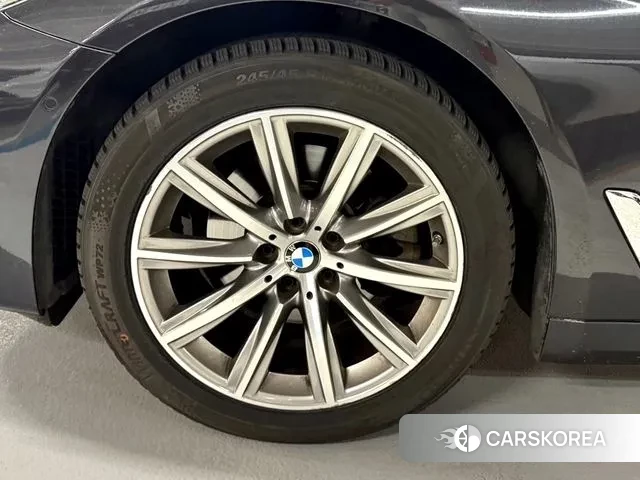 BMW 5 Series (G30) id 3789284 из Кореи 11