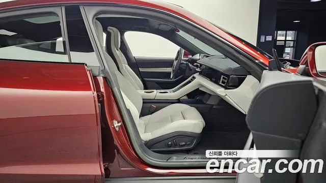 Porsche Taycan id 2563785 из Кореи 11