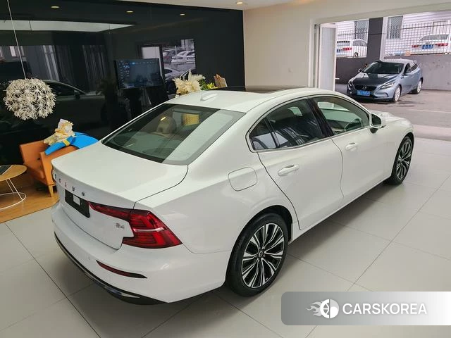 Volvo S60 id 3908073 из Китая 11