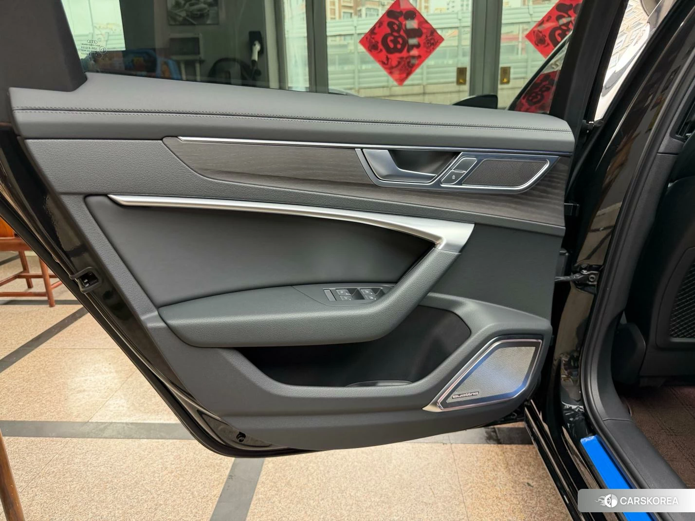 Audi A6L id 4473608 из Китая 11