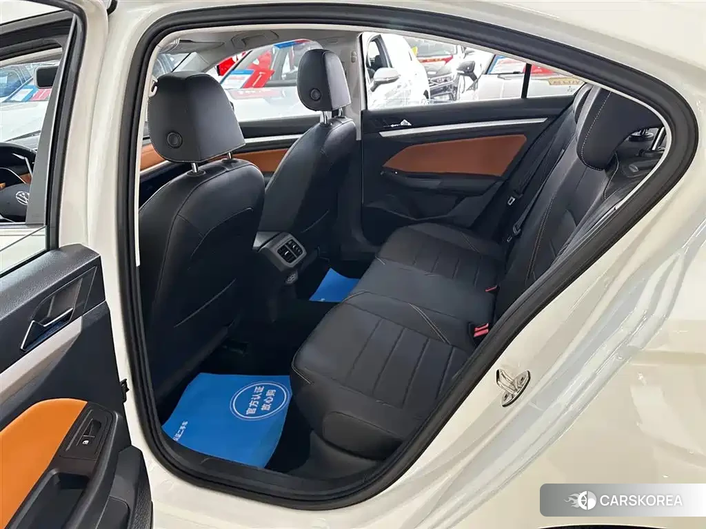 Volkswagen Bora id 4570738 из Китая 11