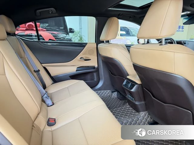 Lexus ES id 4274418 из Китая 11