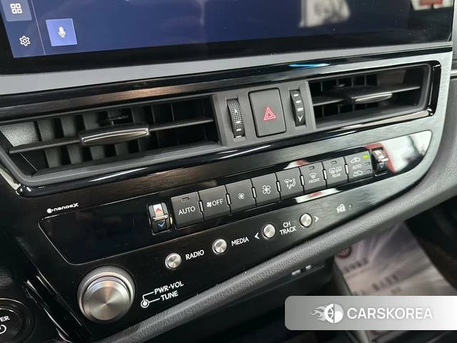 Lexus ES id 4273402 из Китая 11
