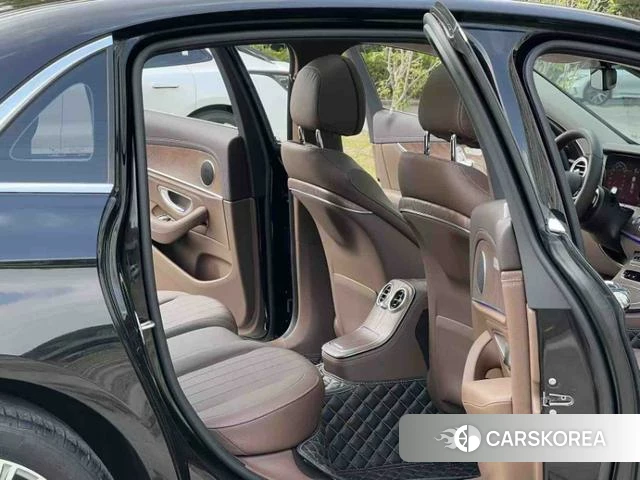 Mercedes-Benz E-class id 4297343 из Китая 11