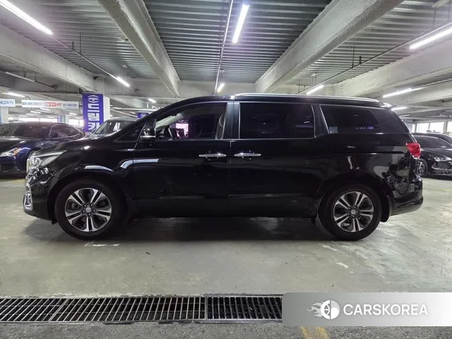 Kia The New Carnival id 3789433 из Кореи 11