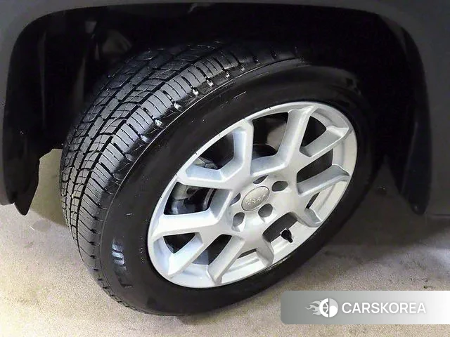 Jeep Renegade id 3169616 из Кореи 11