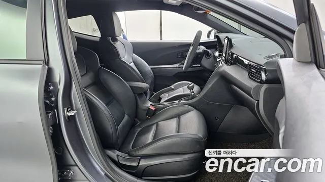 Hyundai Veloster (JS) id 2673364 из Кореи 11