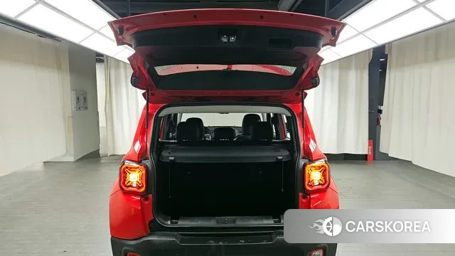 Jeep Renegade id 3237934 из Кореи 11