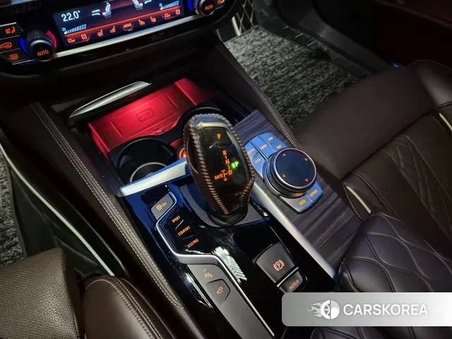 BMW 5 Series (G30) id 3425476 из Кореи 11