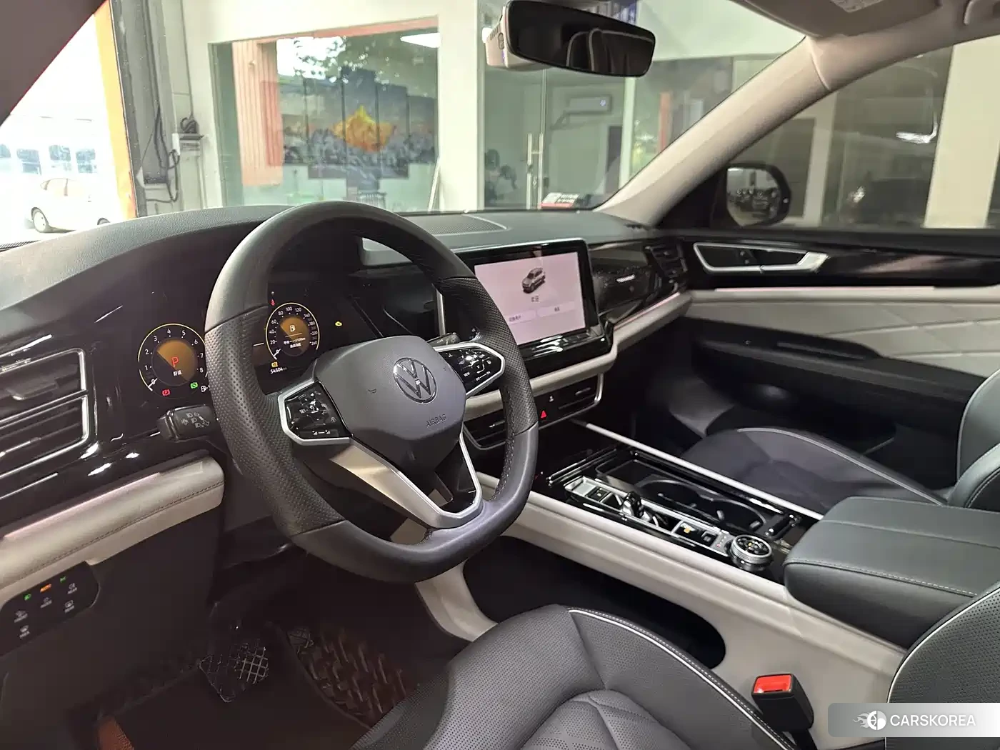 Volkswagen Touareg id 4583773 из Китая 11