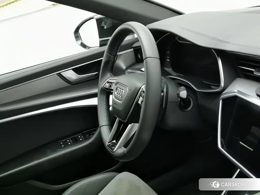Audi A6L id 4629796 из Китая 12