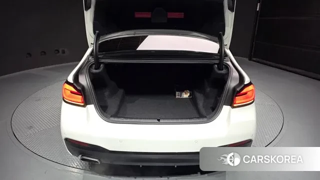 BMW 5 Series (G30) id 3442966 из Кореи 11