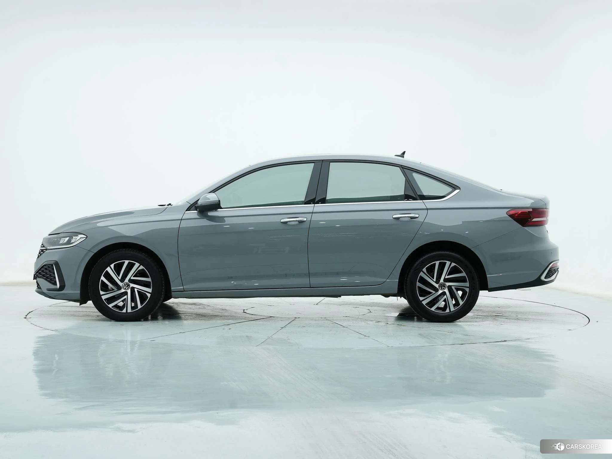 Volkswagen Lavida 2023 Темно-серый из Китая, фото 3