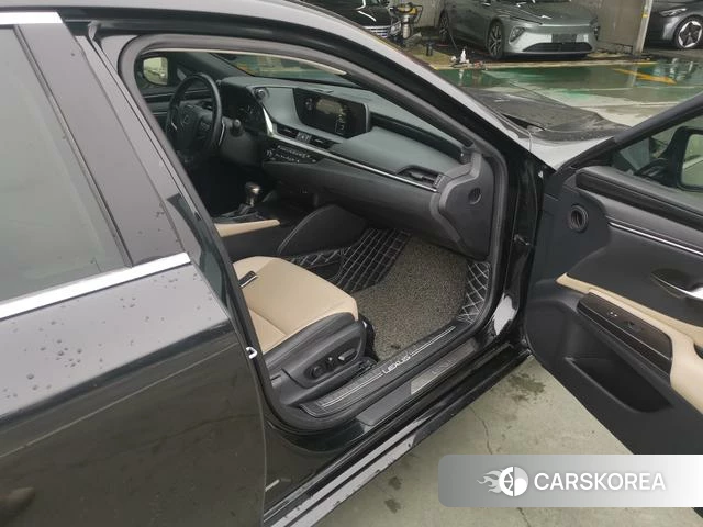 Lexus ES id 4239331 из Китая 11