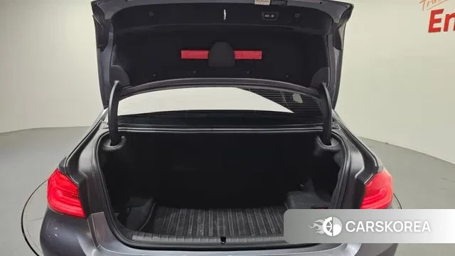 BMW 5 Series (G30) id 3761067 из Кореи 11