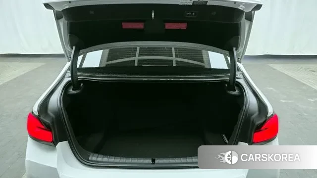 BMW 5 Series (G30) id 3597949 из Кореи 11