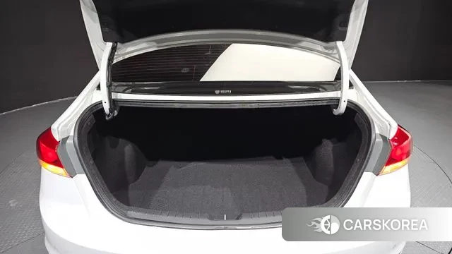 Hyundai Avante AD id 3651786 из Кореи 11