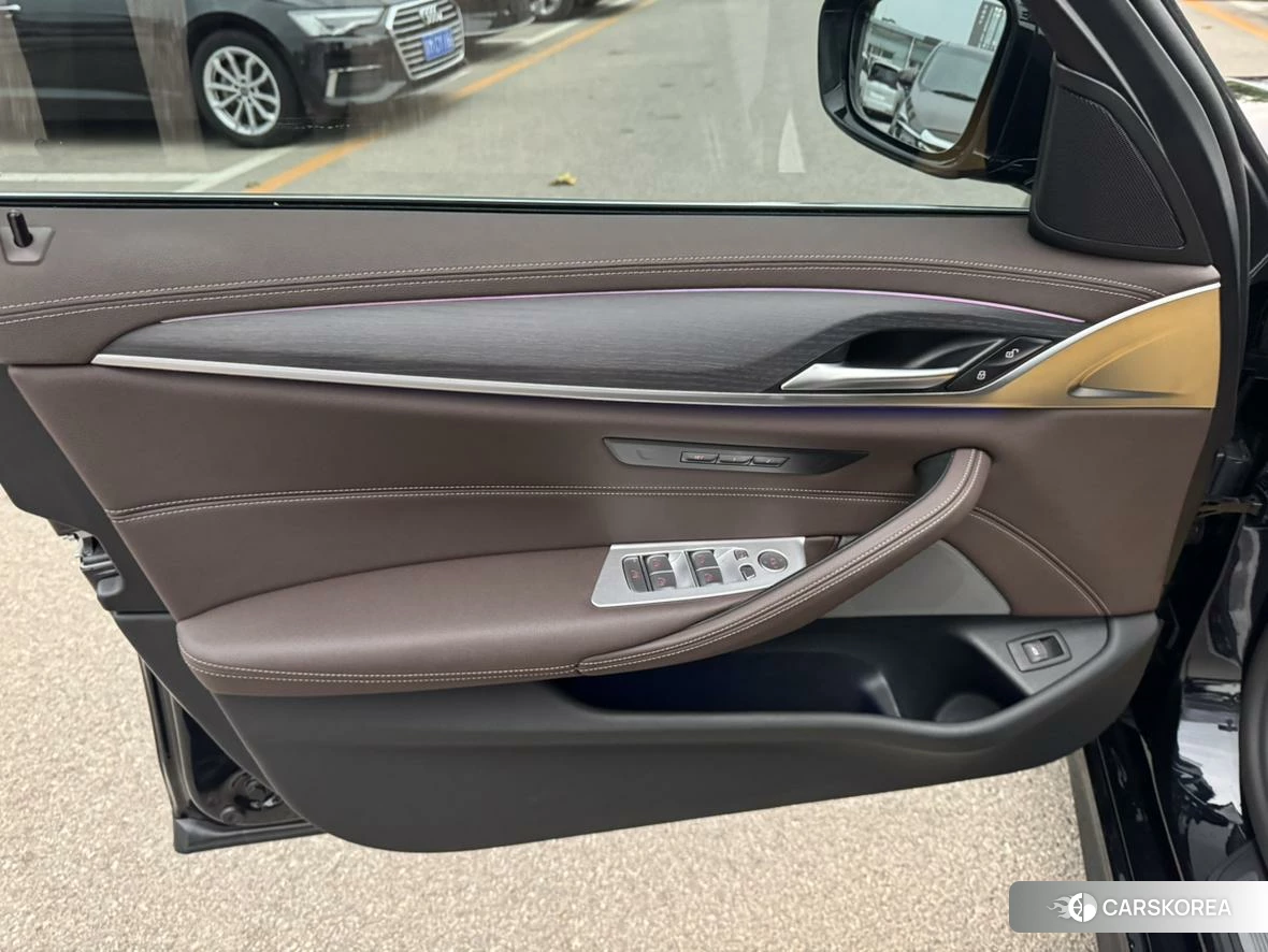 BMW 5 series id 4453918 из Китая 11