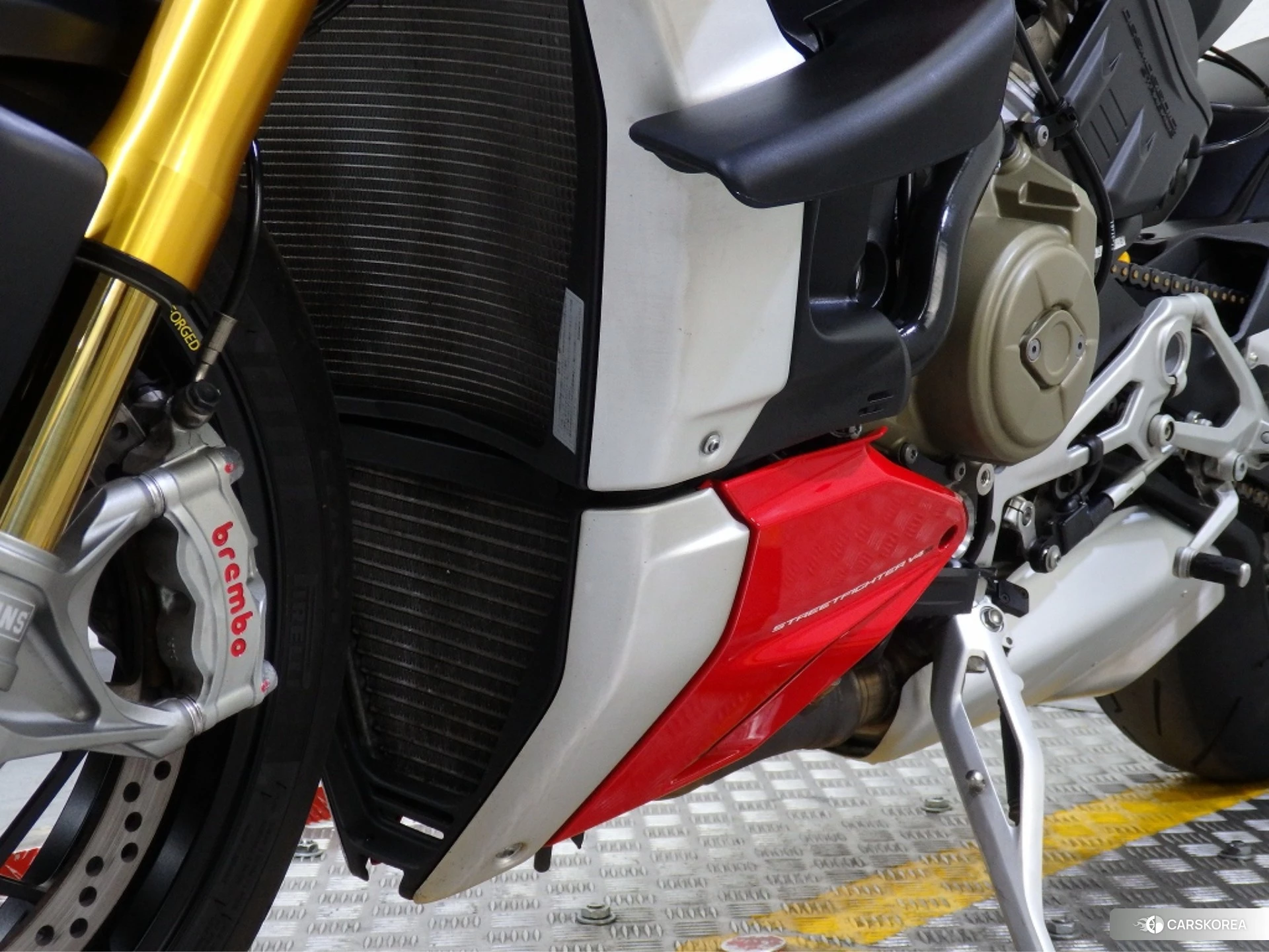 Ducati STREETFIGHTER V4 S id 4374400 из Японии 11