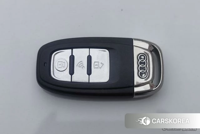 Audi Q2L id 4298140 из Китая 11