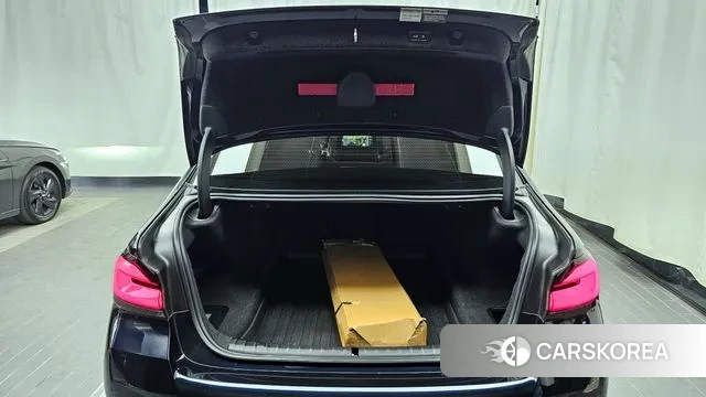 BMW 5 Series (G30) id 3555303 из Кореи 11