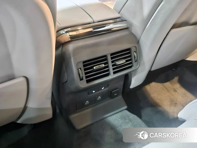 Land Rover Range Rover Velar id 4505136 из Кореи 11