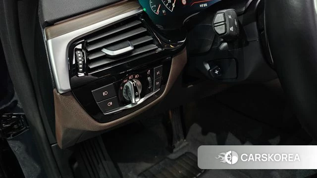 BMW 5 Series (G30) id 4325307 из Кореи 11