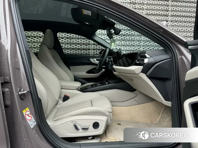 Audi A5L id 4259777 из Китая 11